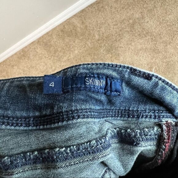 SEVEN7 Dark Wash Mid Rise Distressed Skinny Jeans 4 - Picture 6 of 6